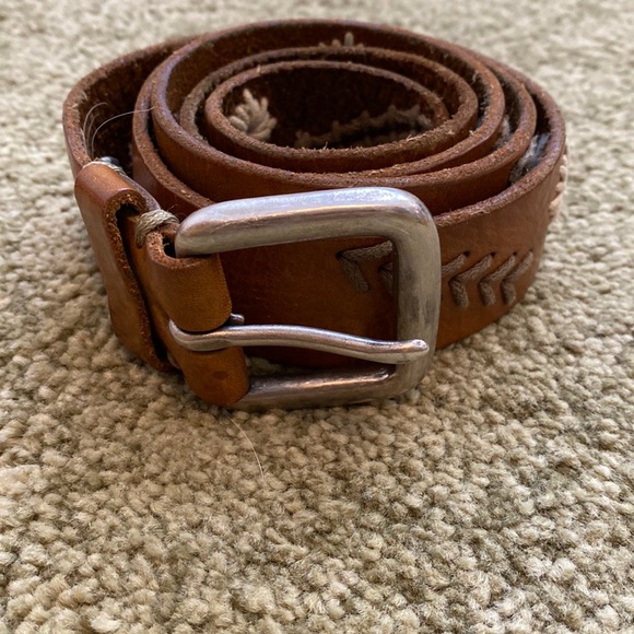Ellington Accessories - Gently Used Women’s Leather Ellington Belt. It measures 42 inches